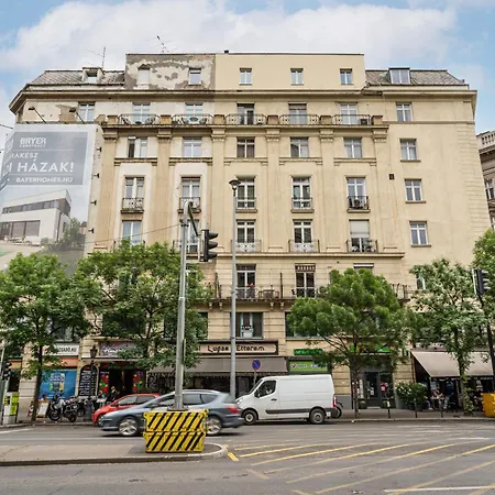 Amora Homes Breathless Panorama Basilica Suite With Balcony Need Reservation For Free Parking Budapest Exterior photo