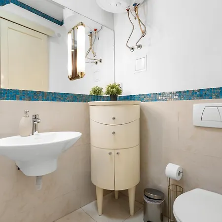 Amora Homes Breathless Panorama Basilica Suite With Balcony Need Reservation For Free Parking Budapest Exterior photo