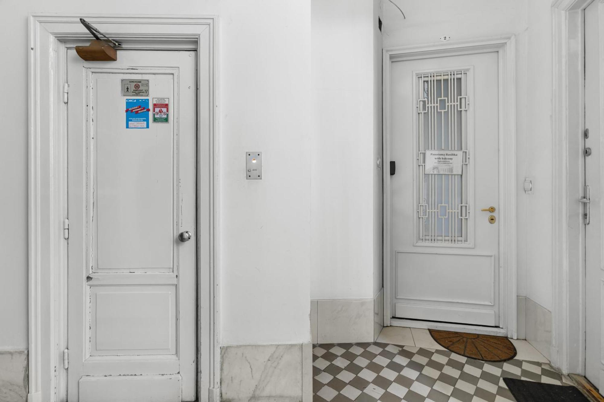 Апартаменти Amora Homes Breathless Panorama Basilica With Balcony Need Reservation For Free Parking *